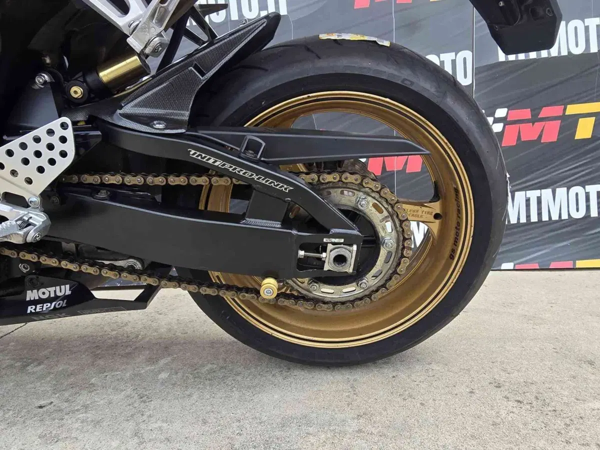Honda CBR 1000 RR Fireblade (2006 - 07) (10)