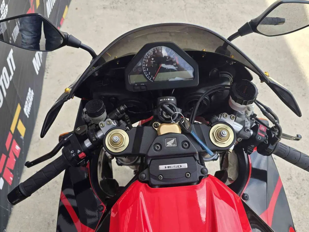 Honda CBR 1000 RR Fireblade (2006 - 07) (25)