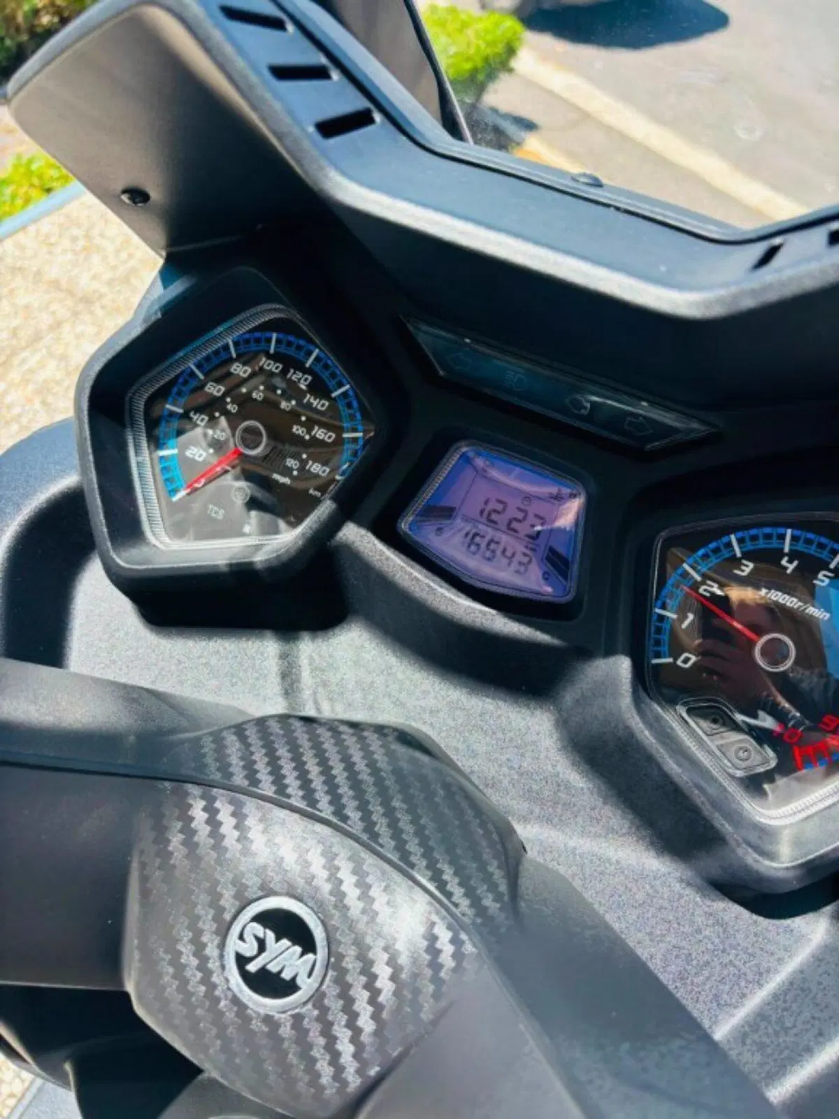 Sym Joymax 300 Z+ (2021 - 24) (3)