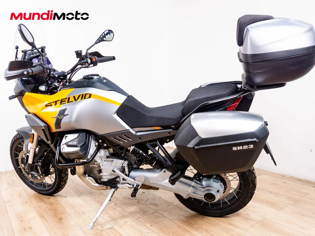 Moto Guzzi Stelvio (2024 - 26) (7)