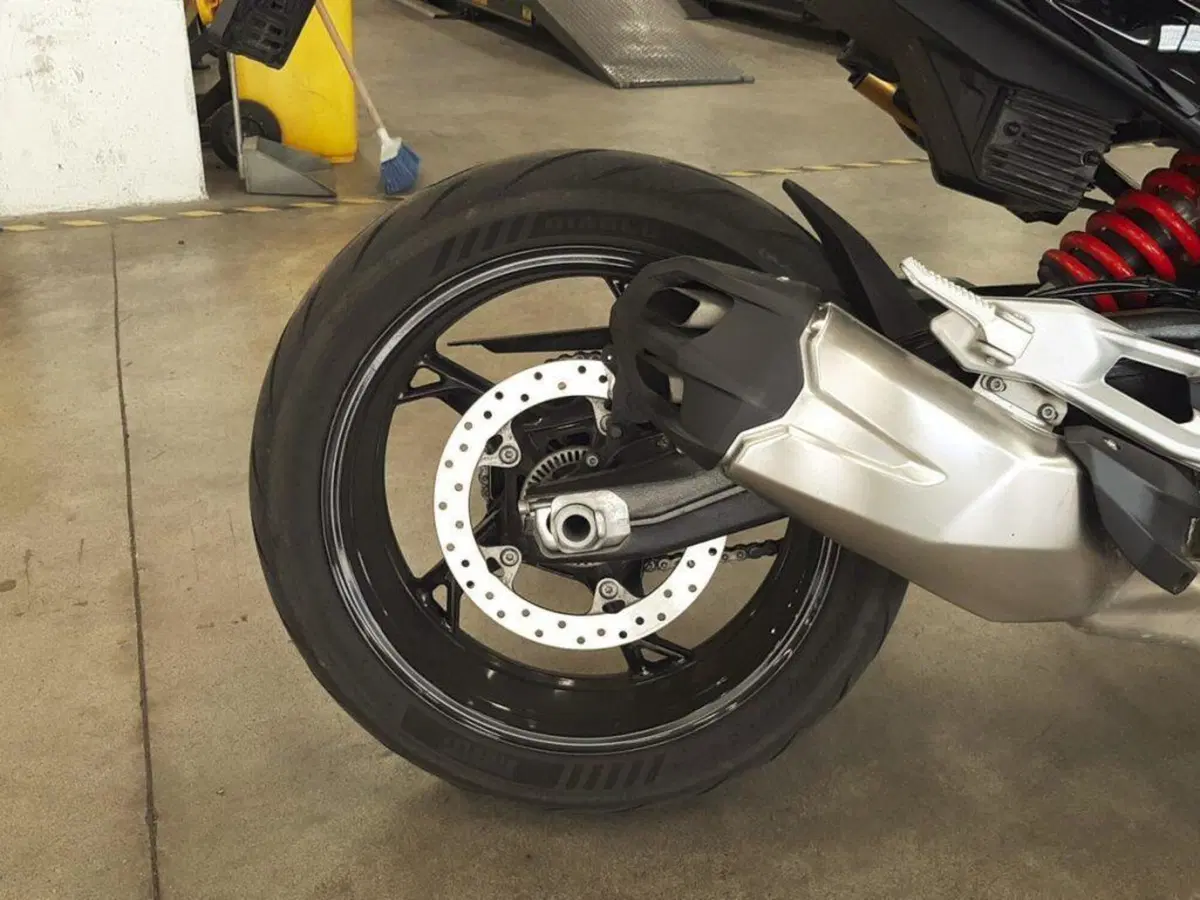 Bmw F 900 R (2025 - 26) (9)