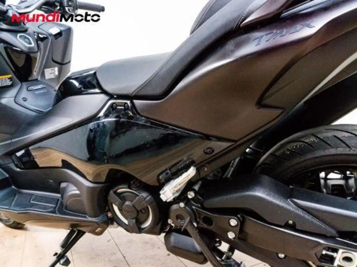 Yamaha T-Max 560 Tech Max (2025 - 26) (10)