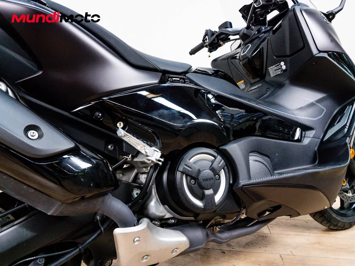 Yamaha T-Max 560 Tech Max (2025 - 26) (4)