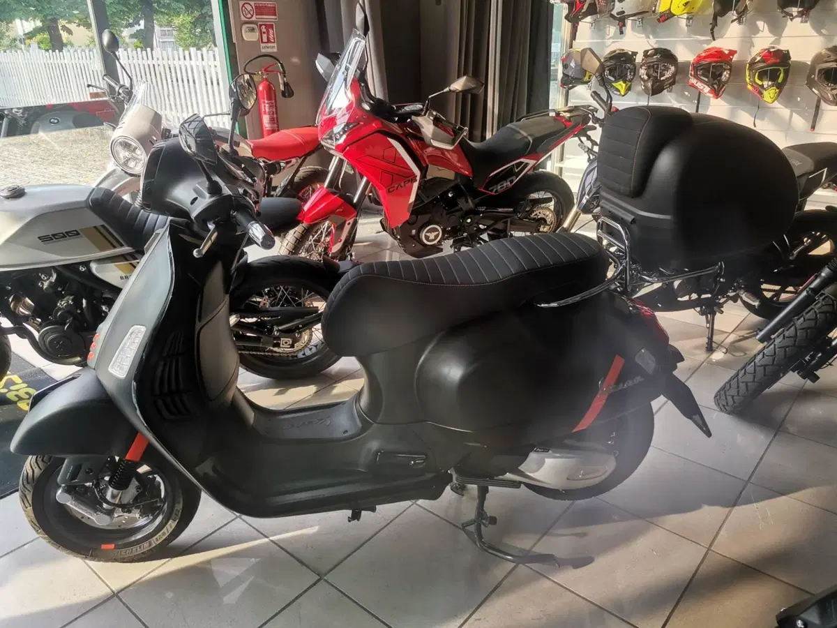 Vespa GTS 300 Super Sport (2023 - 24) (3)