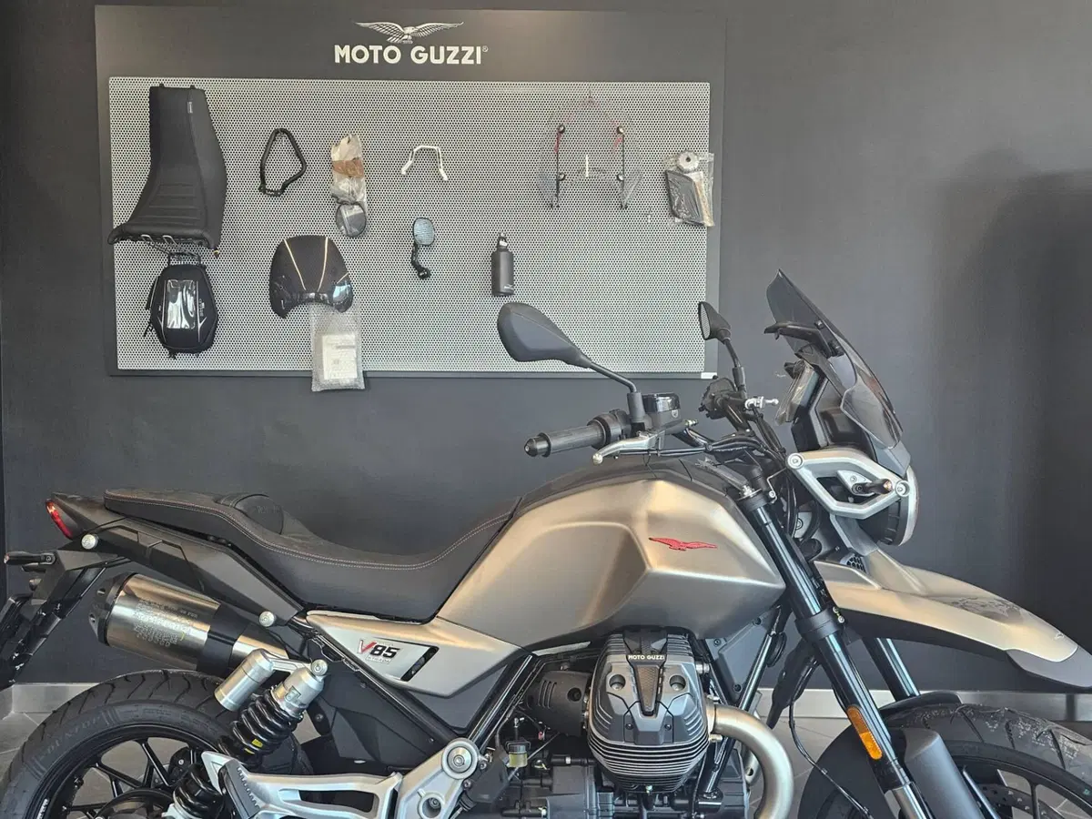 Moto Guzzi V85 Strada (2024 - 26) (4)