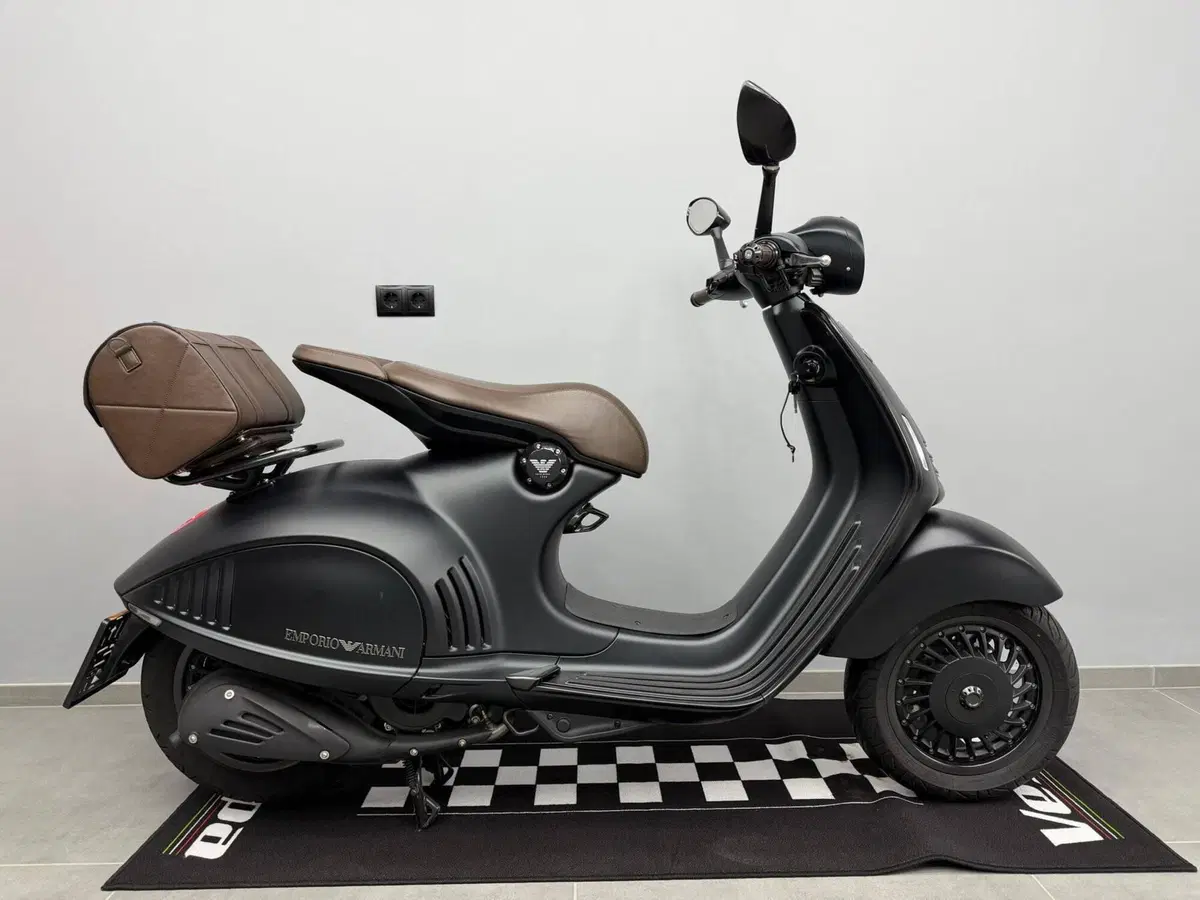 Vespa Vespa 946 EA ABS (2015 - 16) (2)