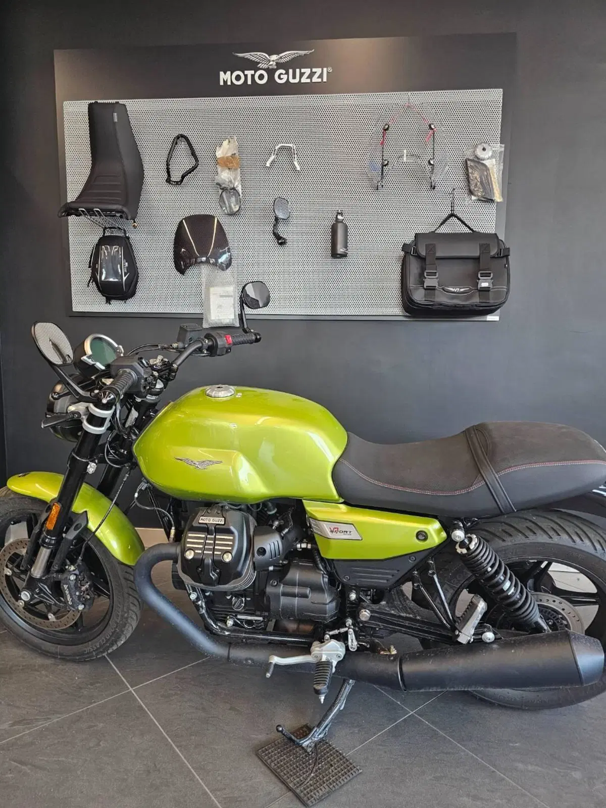 Moto Guzzi V7 Sport (2025 - 26) (2)