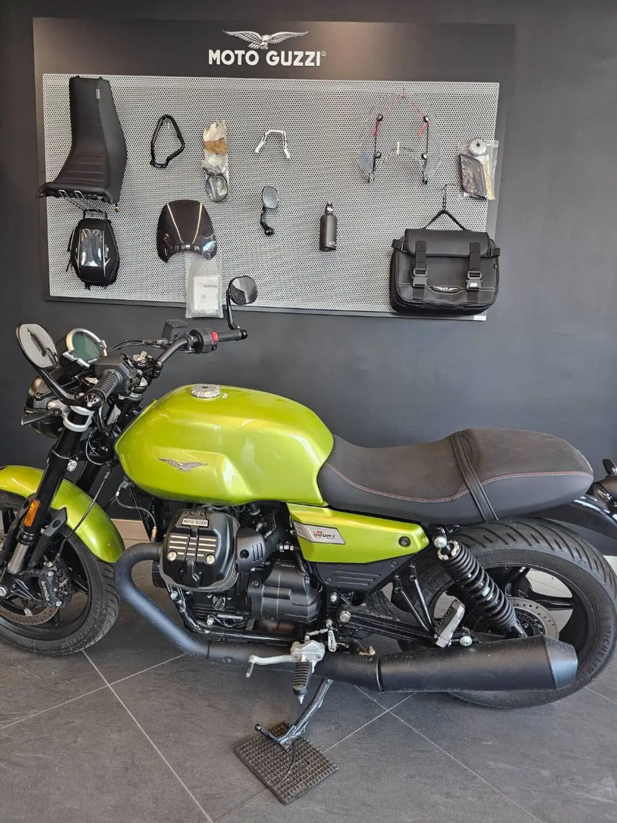 Moto Guzzi V7 Sport (2025 - 26) (3)