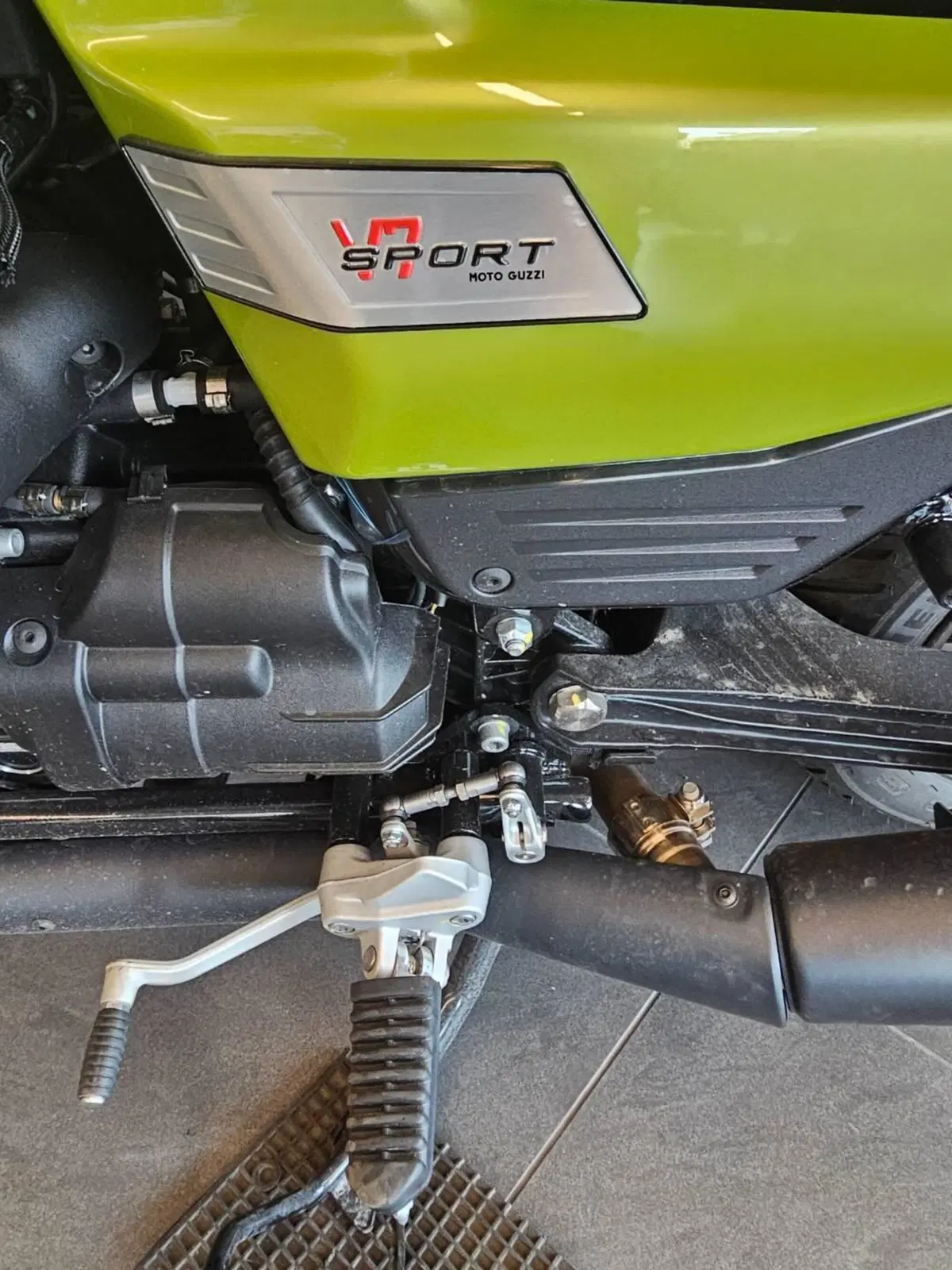 Moto Guzzi V7 Sport (2025 - 26) (4)