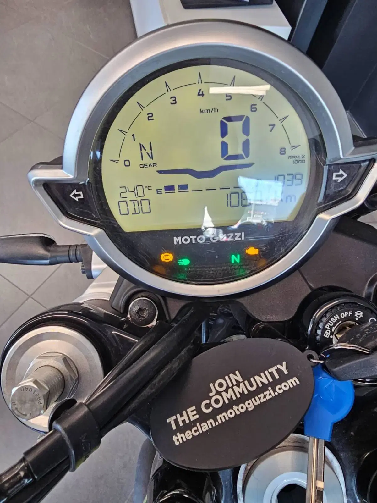 Moto Guzzi V7 Sport (2025 - 26) (5)