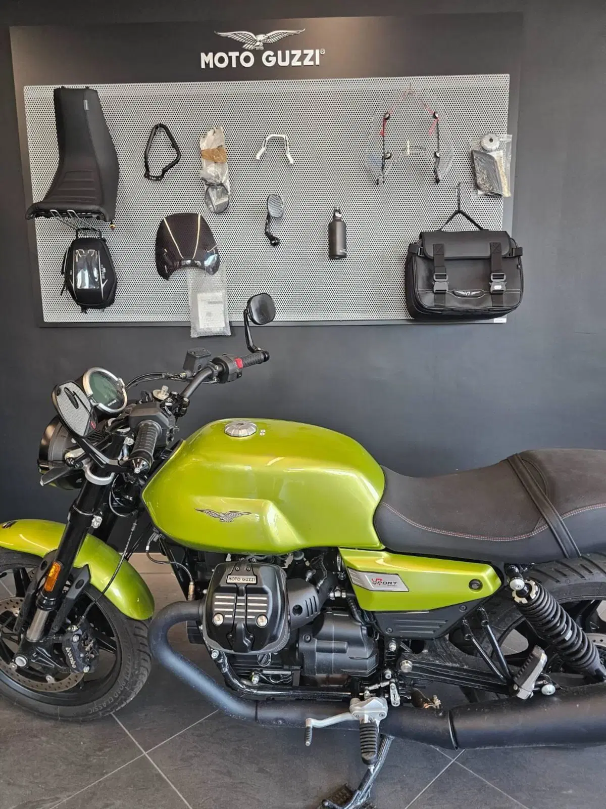 Moto Guzzi V7 Sport (2025 - 26) (9)
