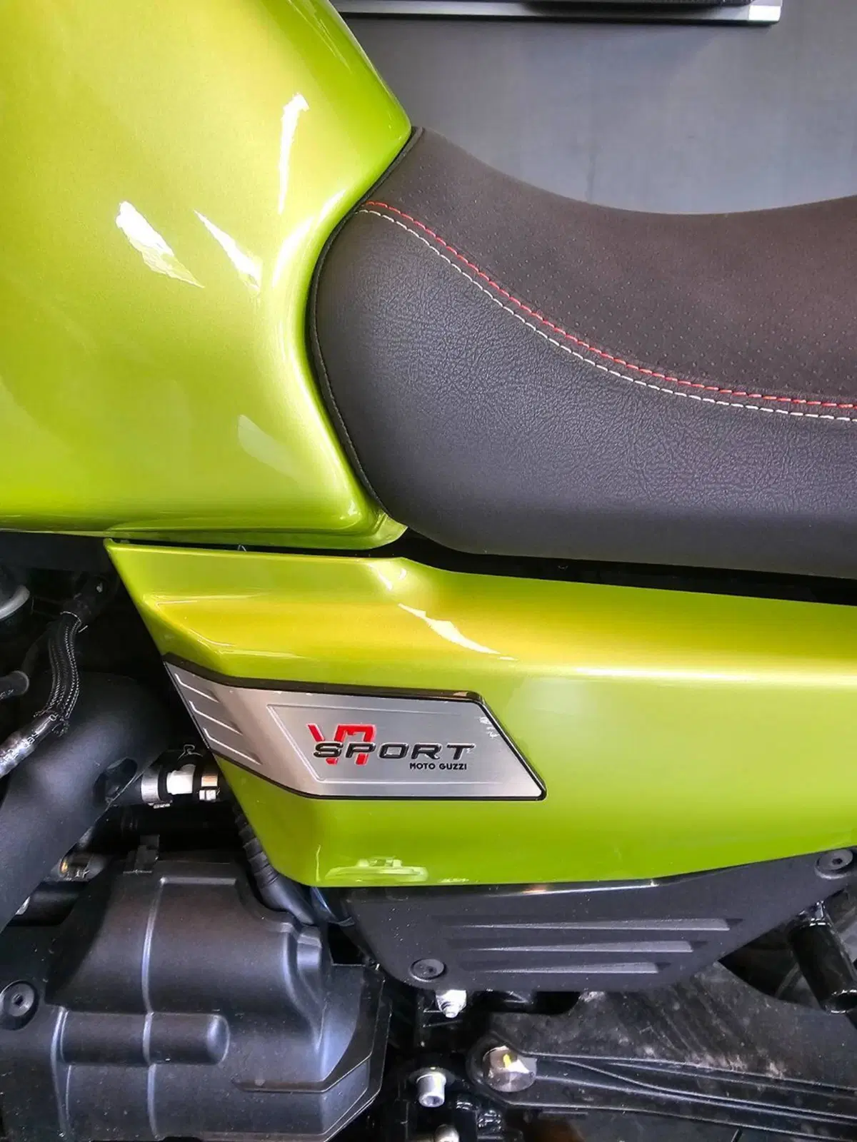 Moto Guzzi V7 Sport (2025 - 26) (10)