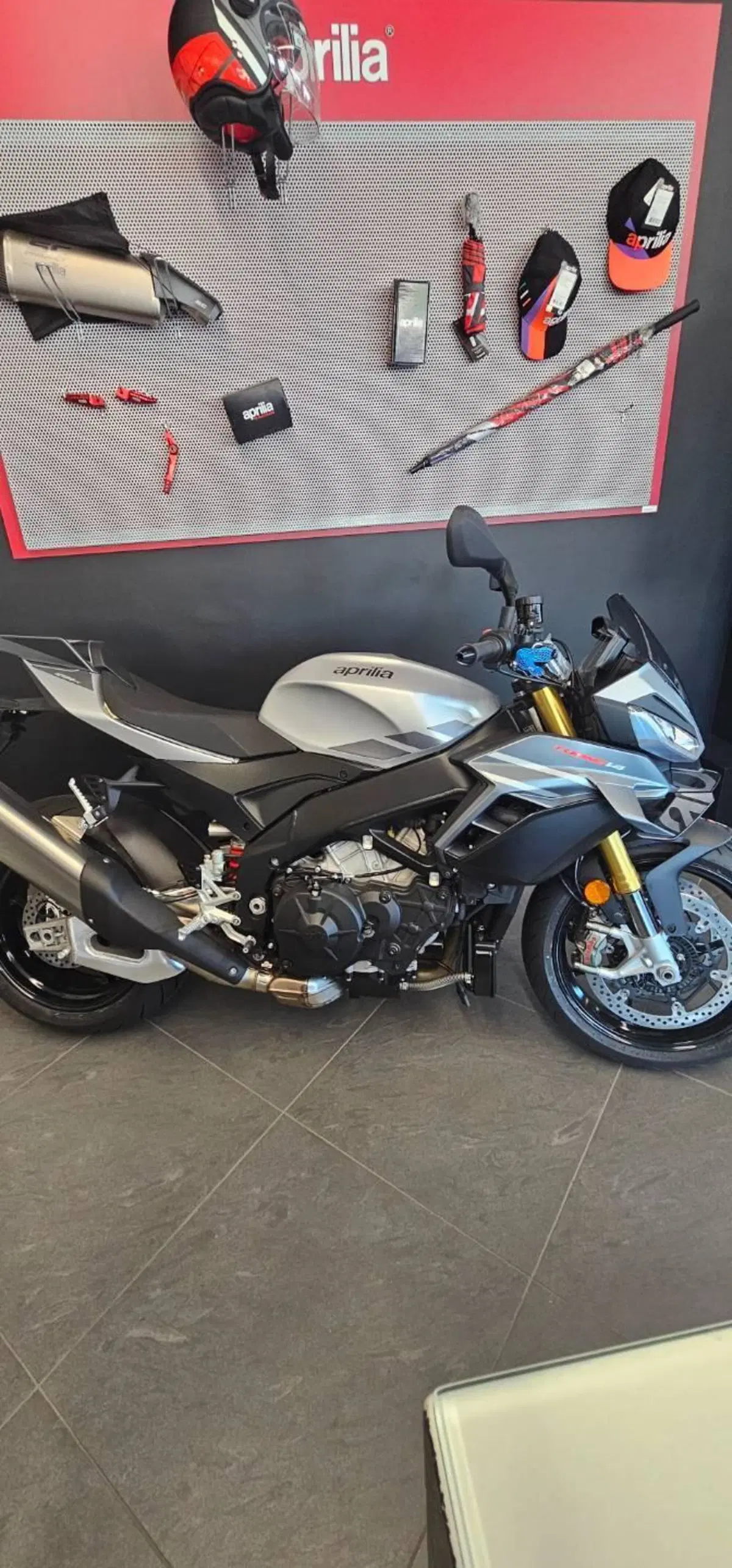 Aprilia Tuono V4 (2025 - 26) (2)