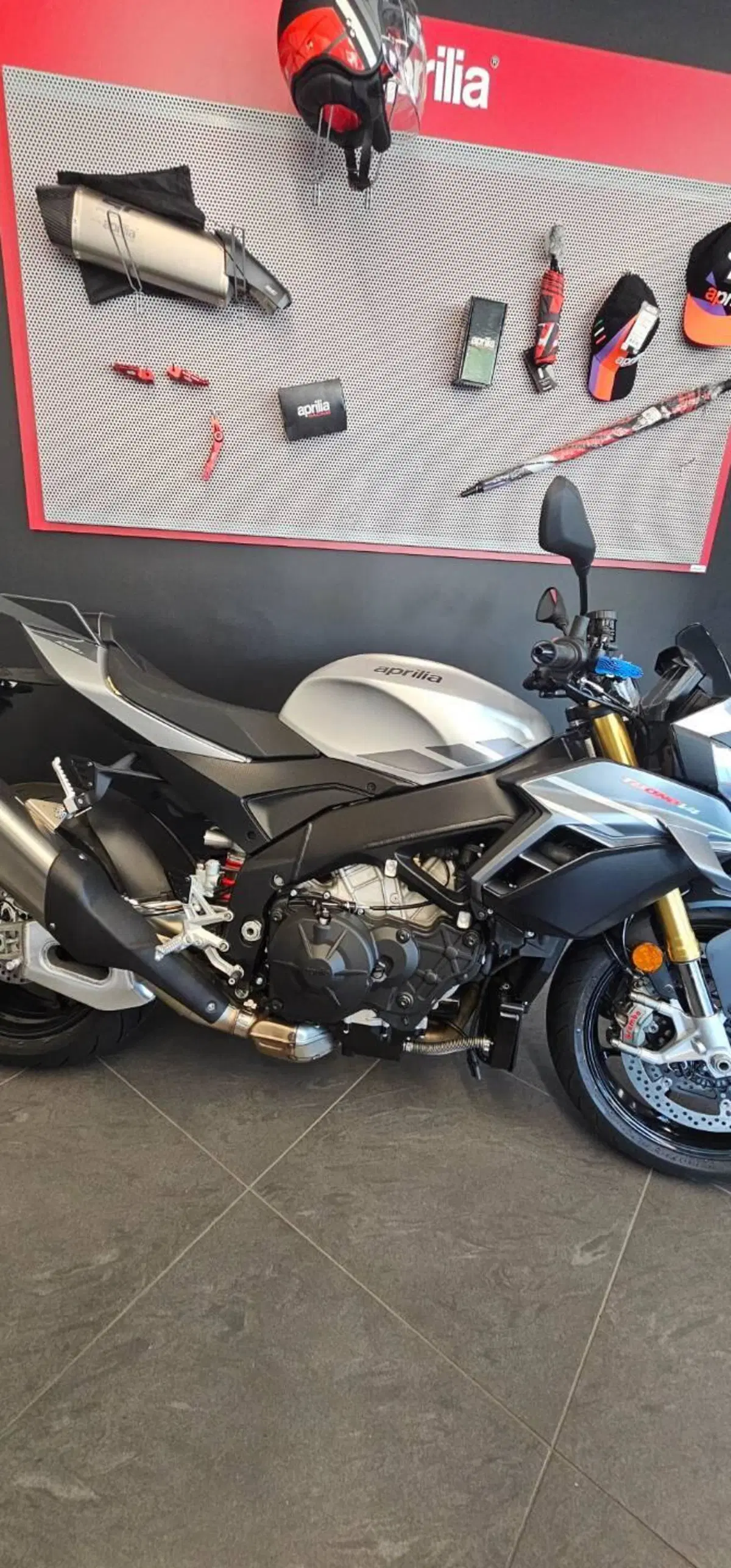 Aprilia Tuono V4 (2025 - 26) (5)