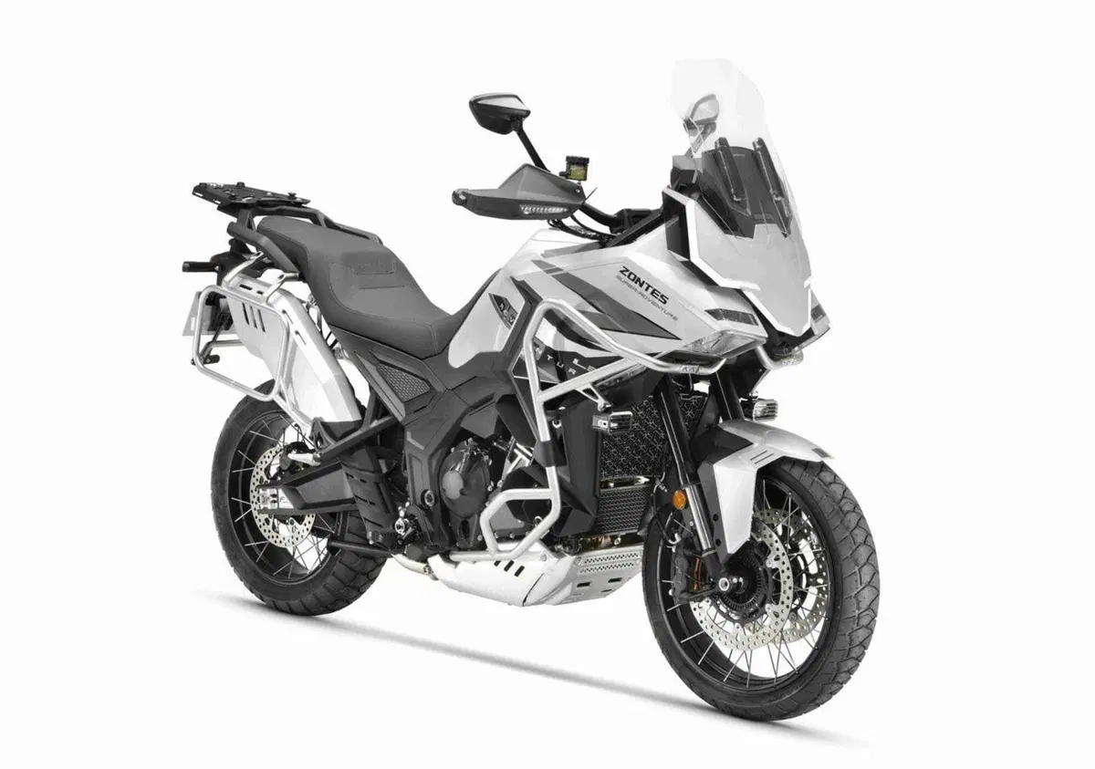 Zontes ZT703-F ETC: la dual-sport da viaggio arriva con ride-by-wire e due taglie di ruota anteriore