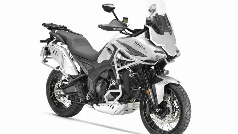 Zontes ZT703-F ETC: la dual-sport da viaggio arriva con ride-by-wire e due taglie di ruota anteriore