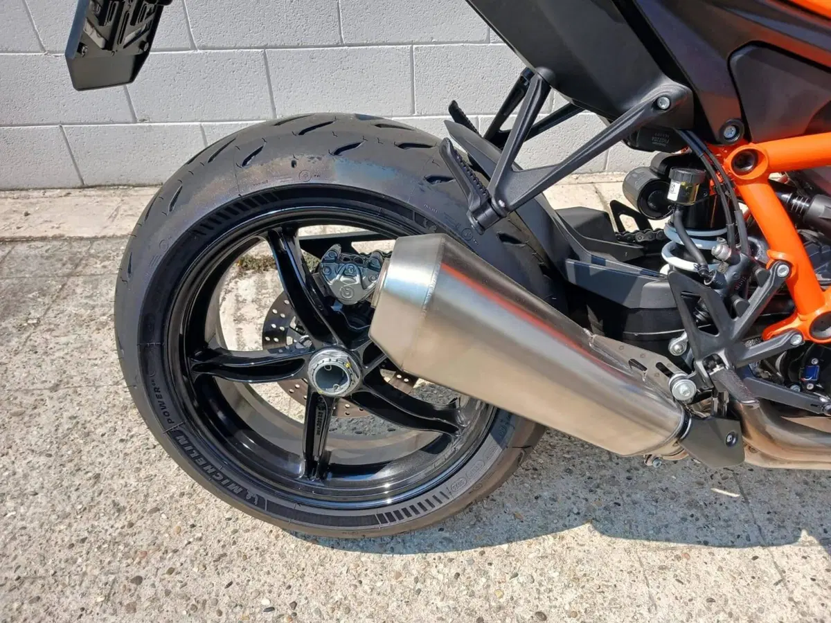 KTM 1390 Super Duke R (2024 - 26) (11)