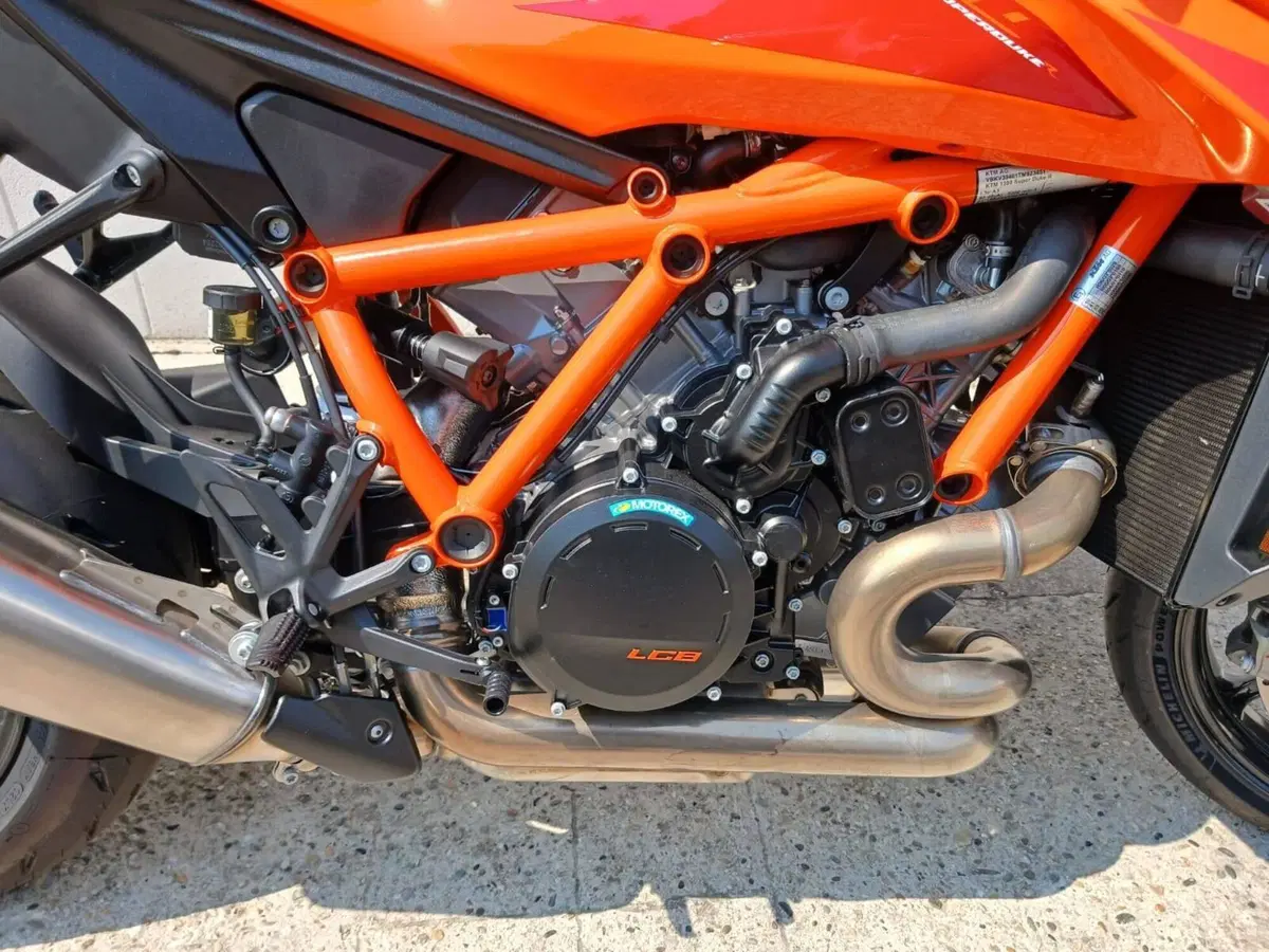 KTM 1390 Super Duke R (2024 - 26) (6)