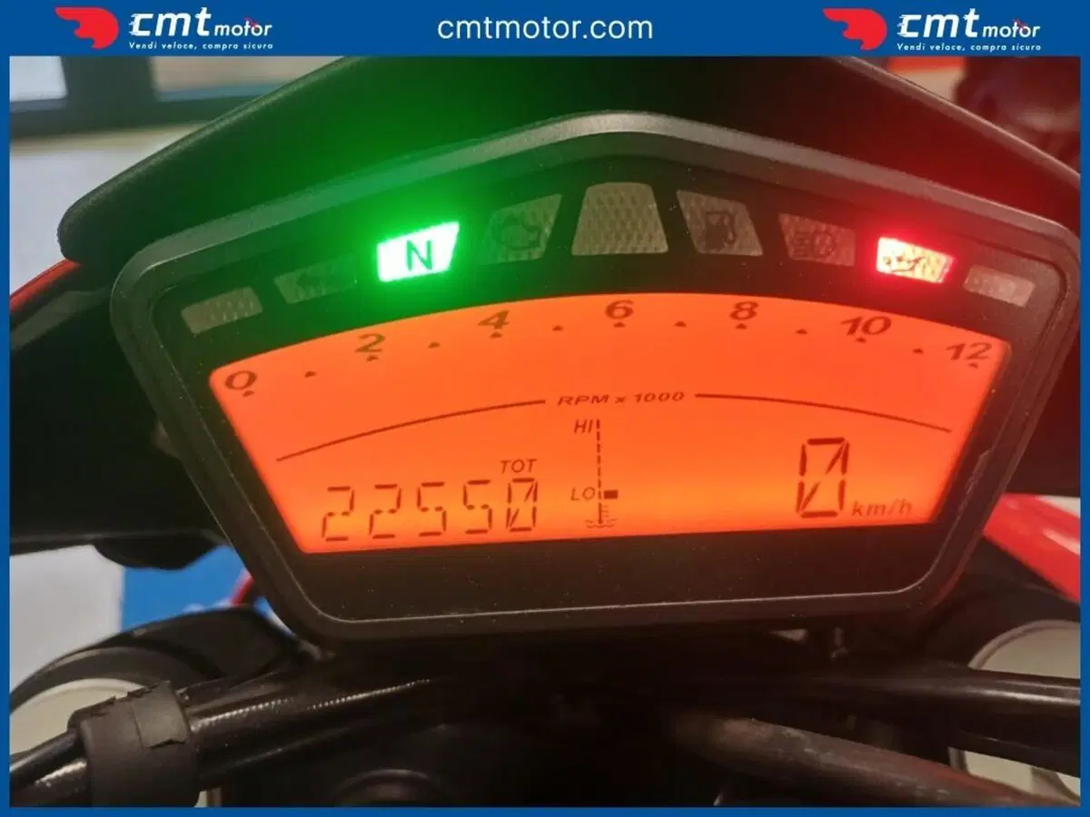Ducati Hypermotard 796 (2012) (5)