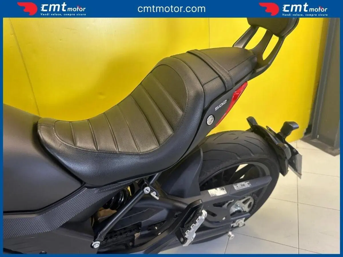 Benelli 502 C (2021 - 25) (6)