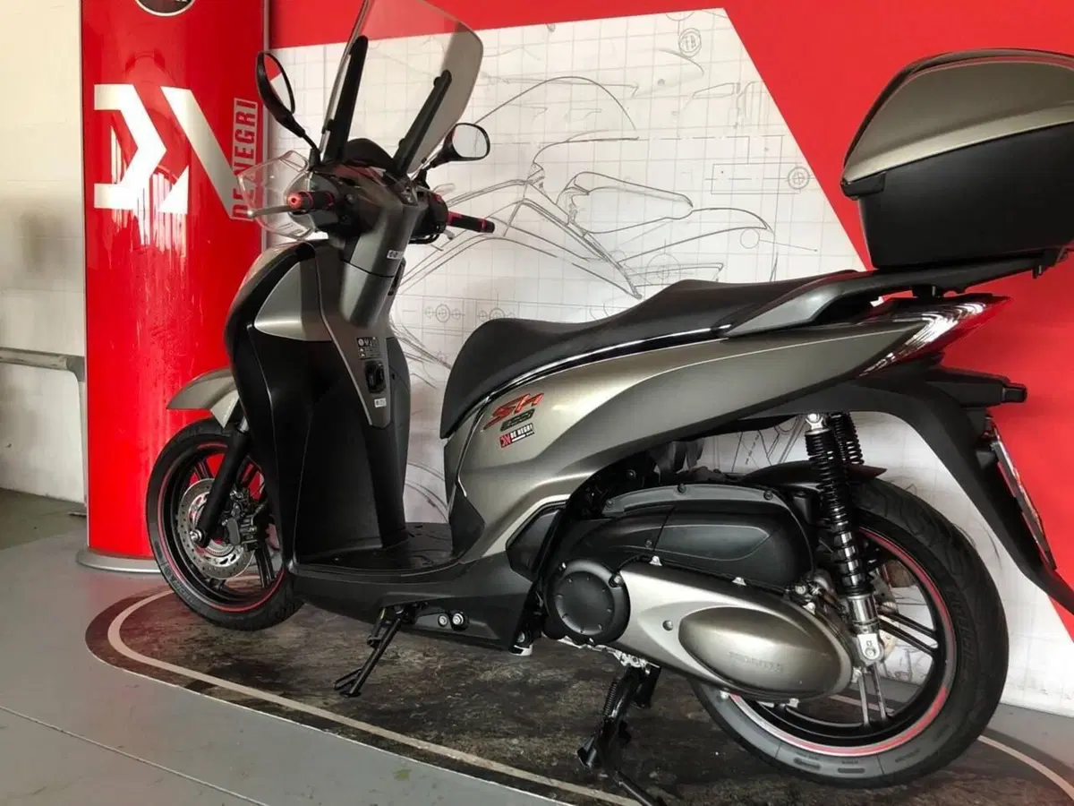 Honda SH 300 i Sport ABS (2018 - 20) (4)
