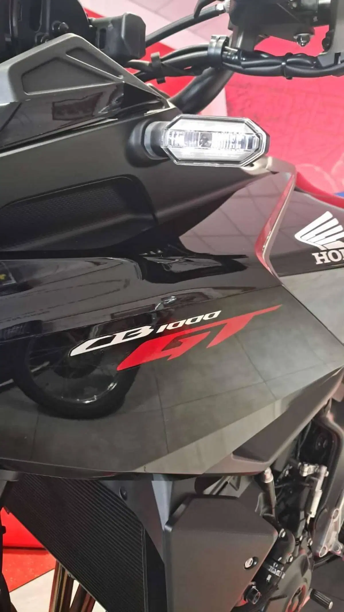 Honda CB 1000 GT (2026) (4)
