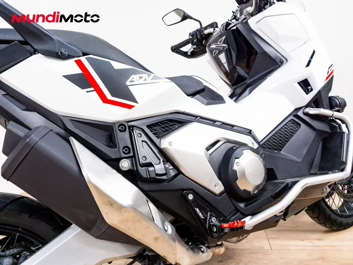 Honda X-ADV 750 Special Edition (2026) (4)