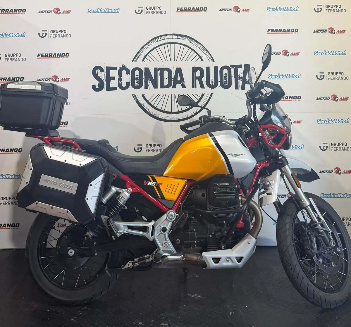 Moto Guzzi V85 TT Evocative Graphics (2021 - 23)