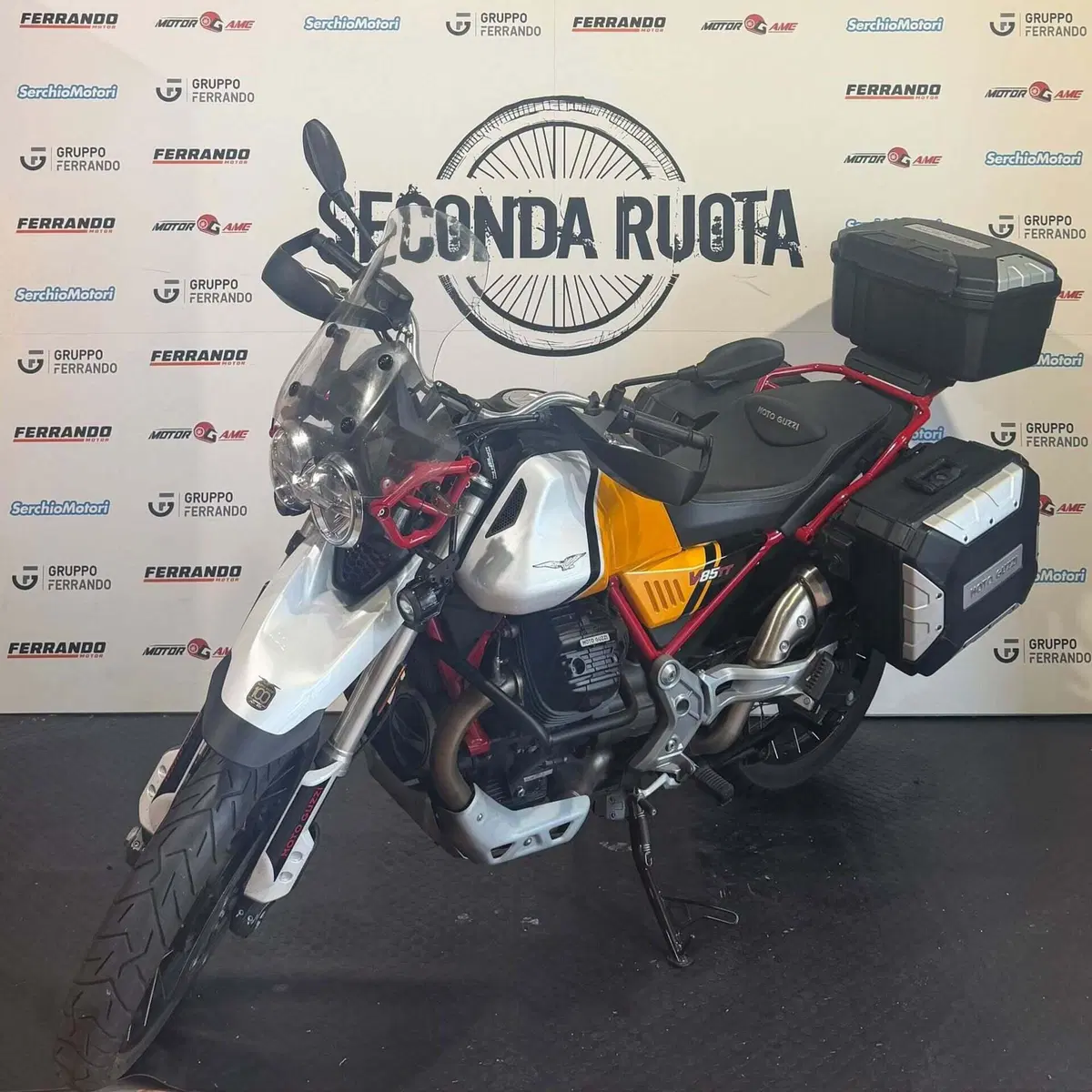 Moto Guzzi V85 TT Evocative Graphics (2021 - 23) (4)