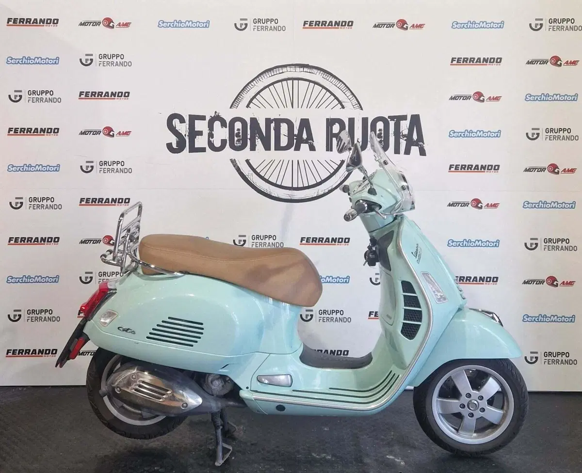 Vespa GTS 300 Hpe (2019)