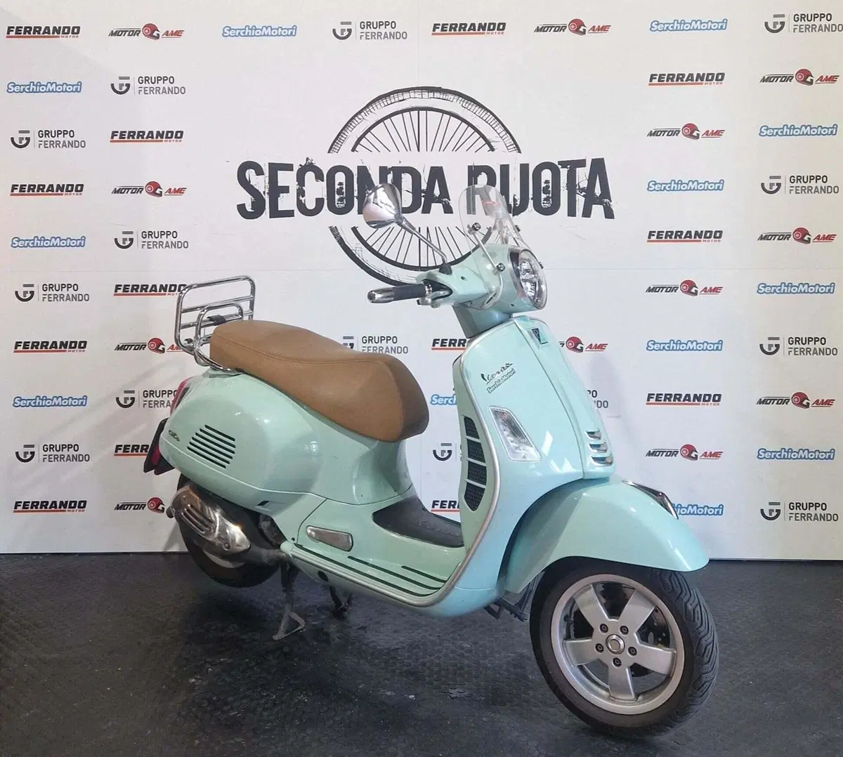 Vespa GTS 300 Hpe (2019) (3)