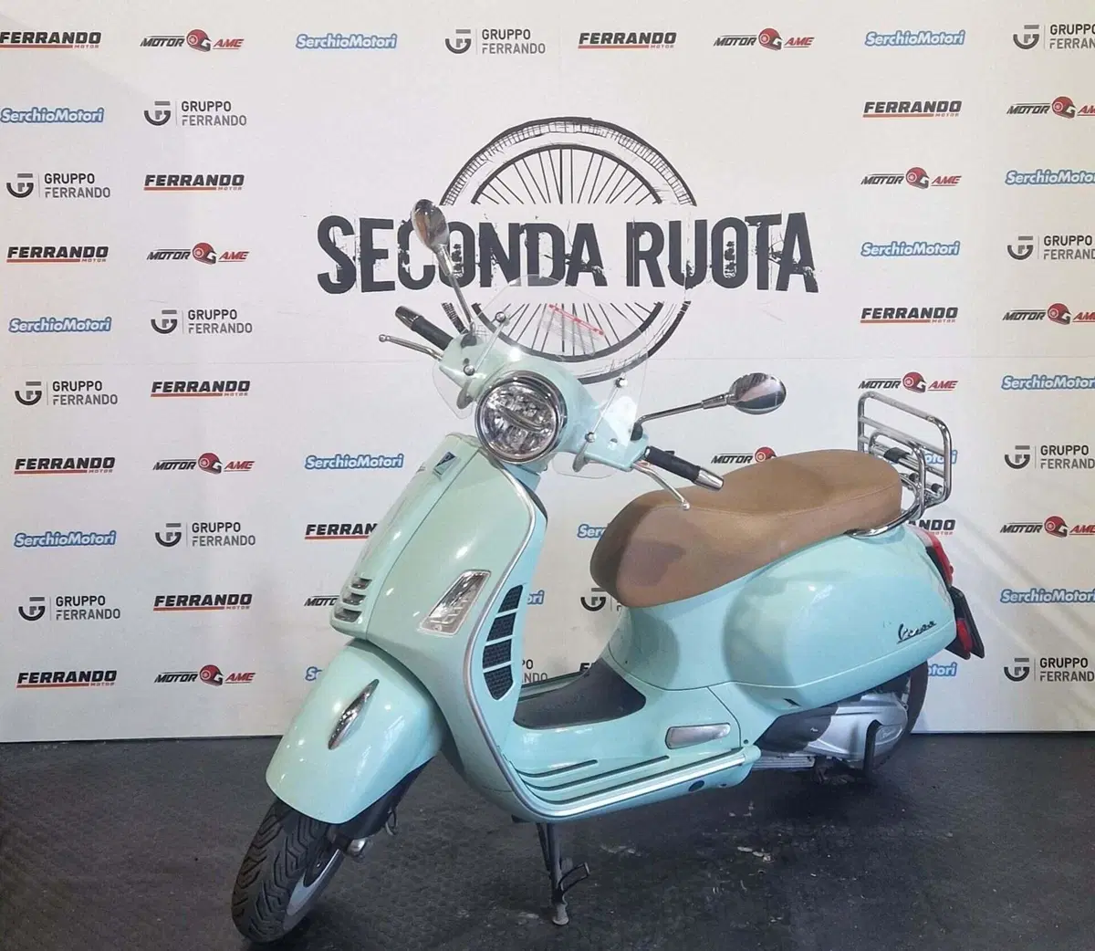 Vespa GTS 300 Hpe (2019) (4)