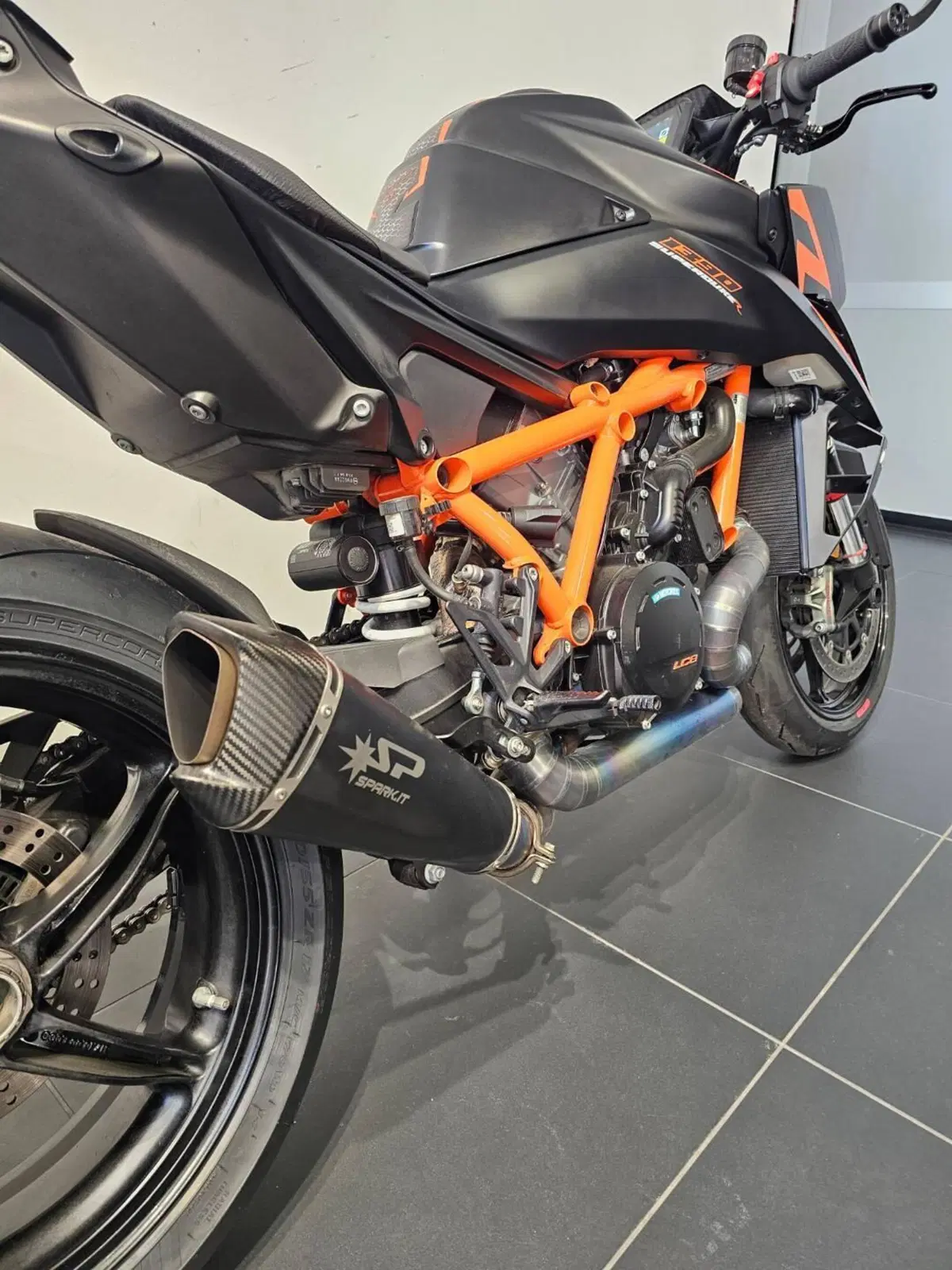 KTM 1390 Super Duke R (2024 - 26) (5)