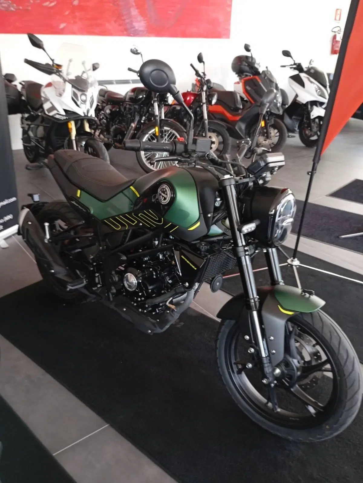 Benelli Leoncino 125 (2022 - 25) (3)
