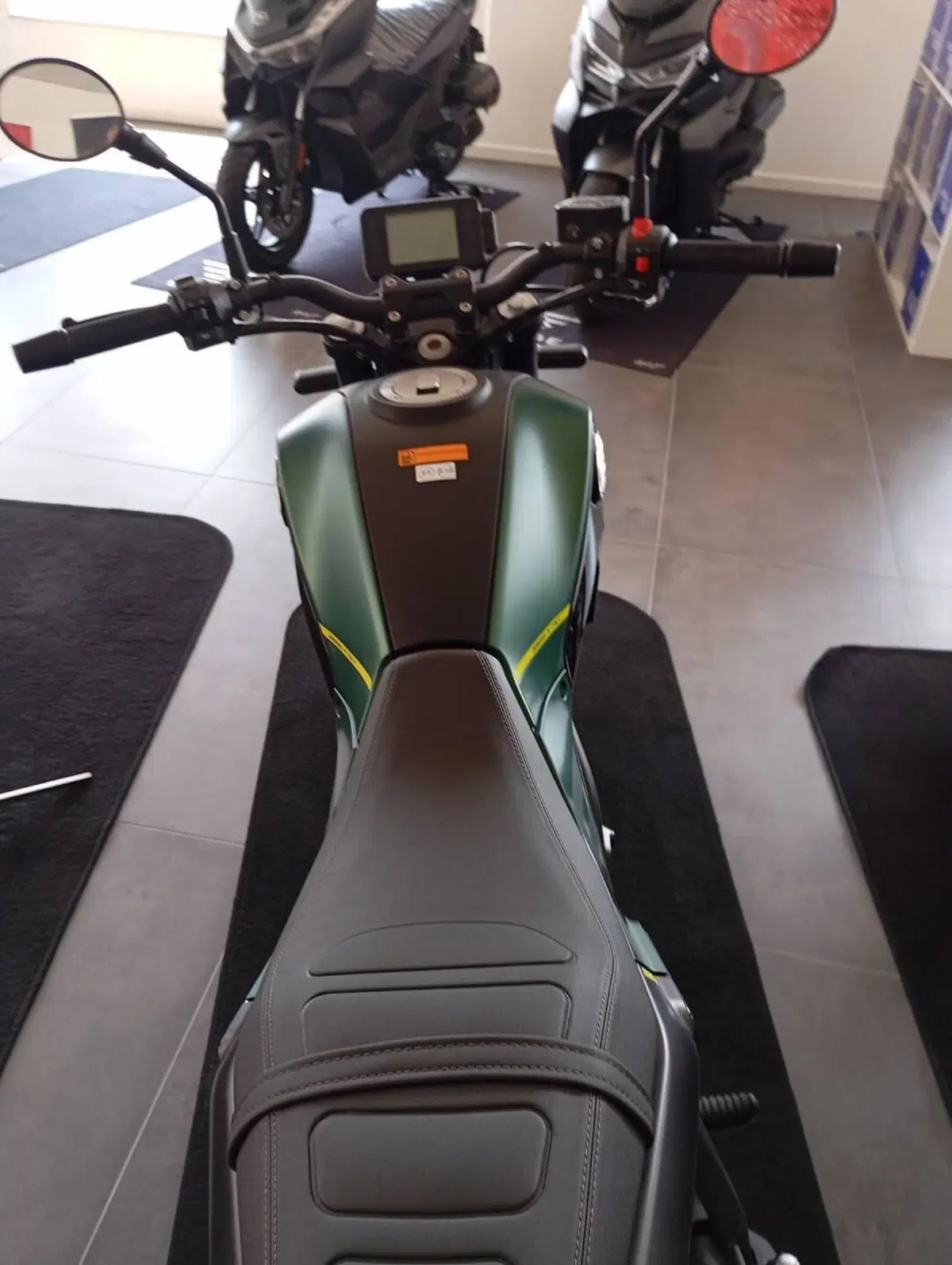 Benelli Leoncino 125 (2022 - 25) (5)