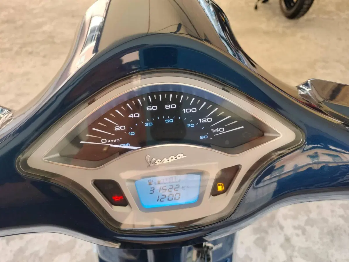 Vespa Primavera 125 3V i-get ABS (2017 - 18) (7)