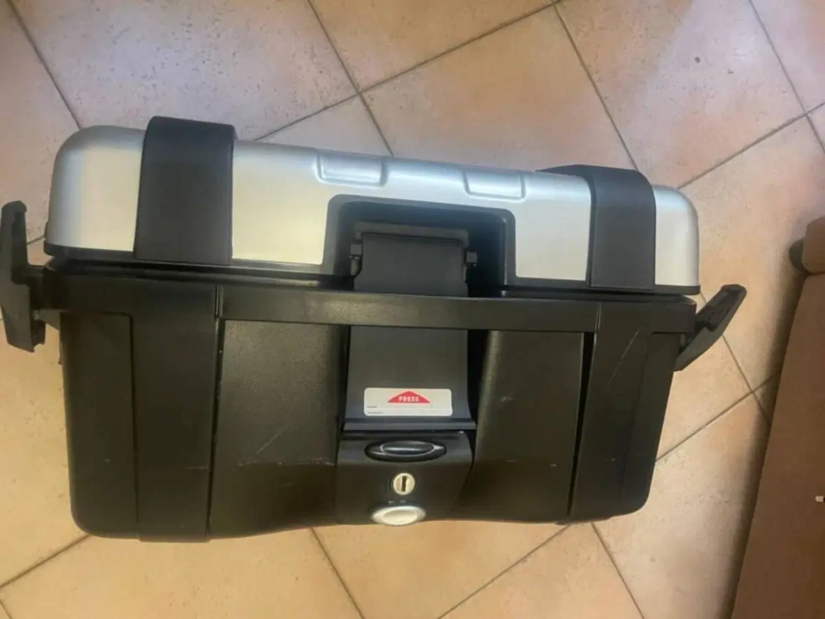 Borse laterali (usate su Yamaha Tenerè 700) senza Givi (2)