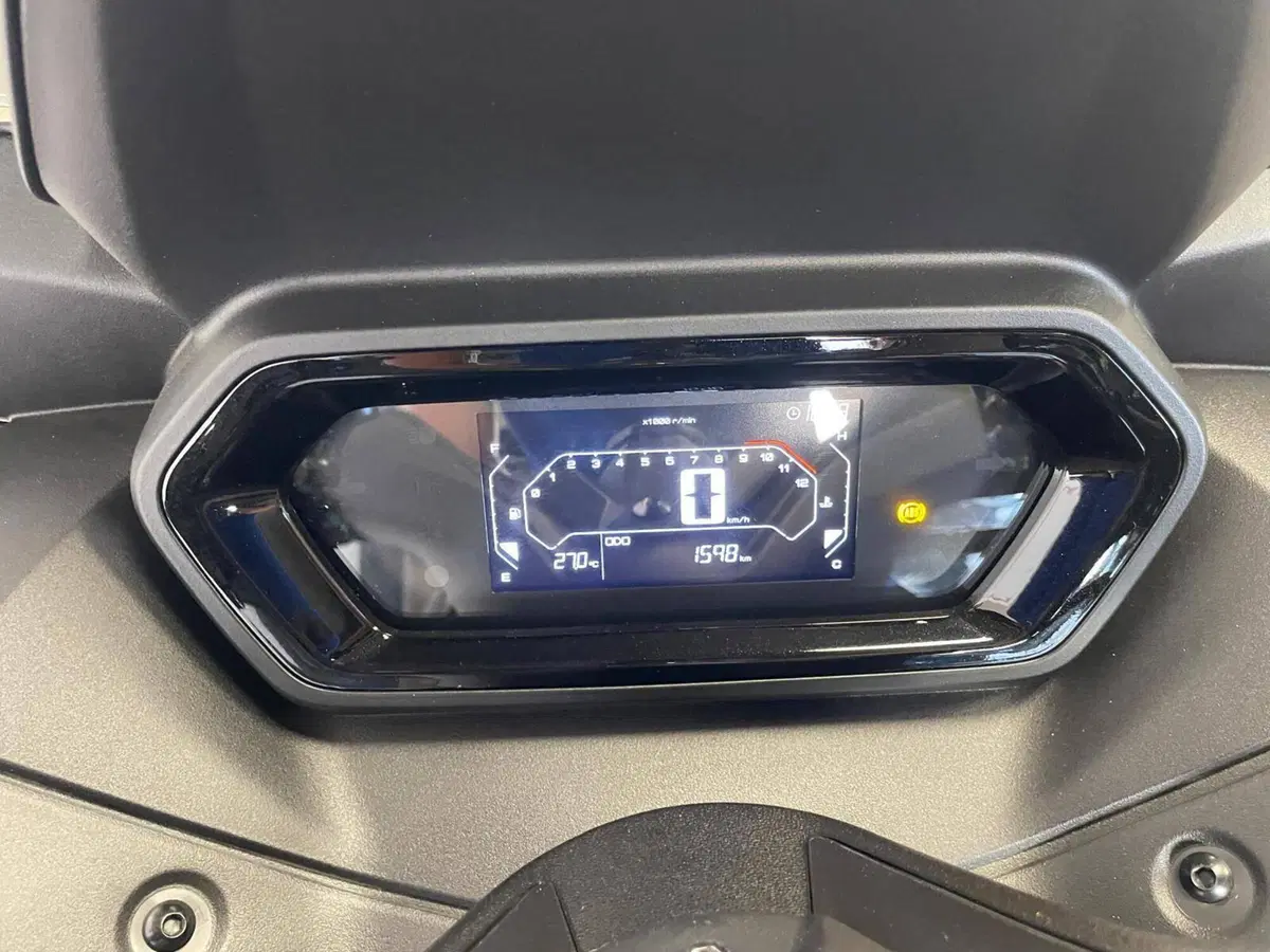 Yamaha X-Max 300 (2021 - 24) (4)