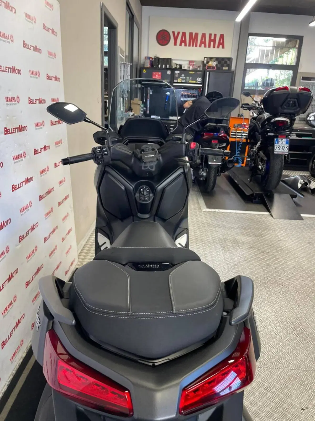 Yamaha X-Max 300 (2021 - 24) (5)
