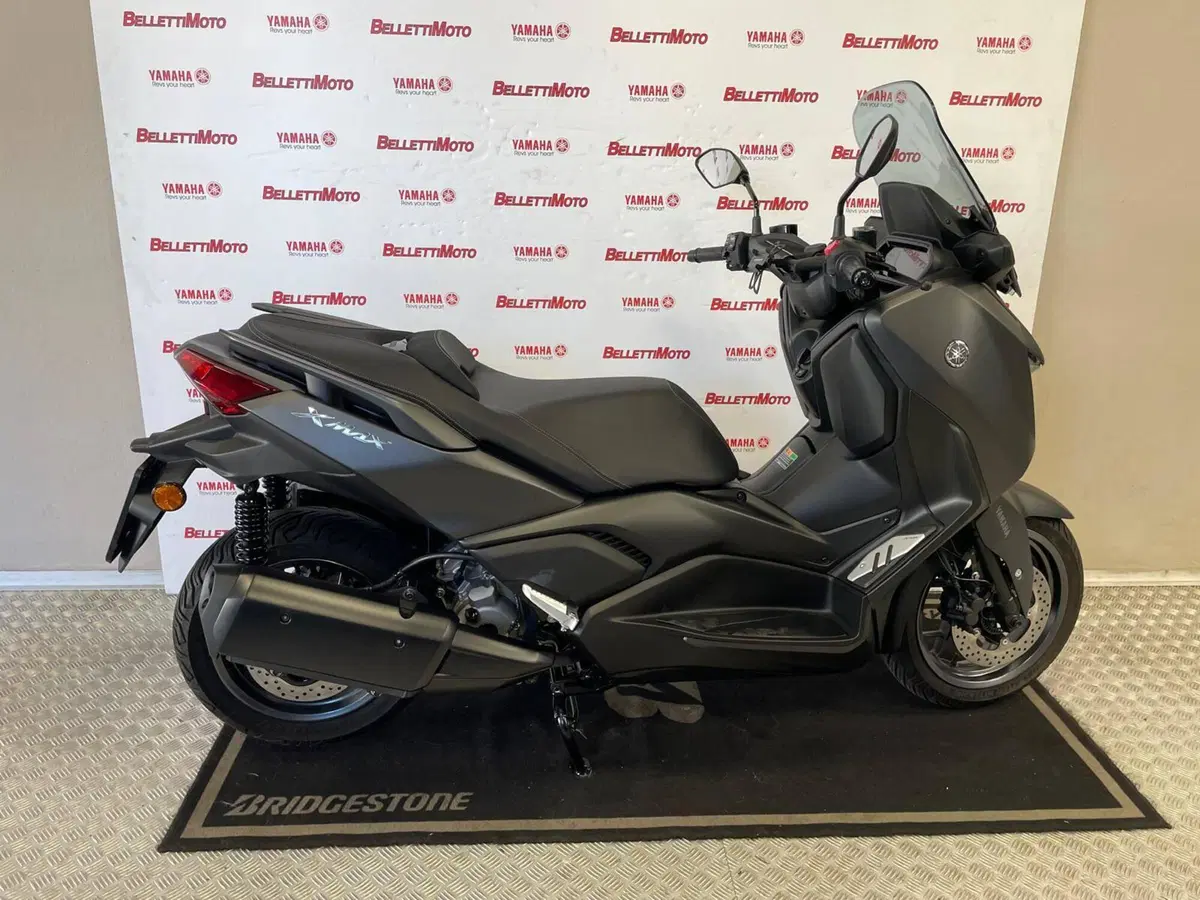 Yamaha X-Max 300 (2021 - 24) (8)