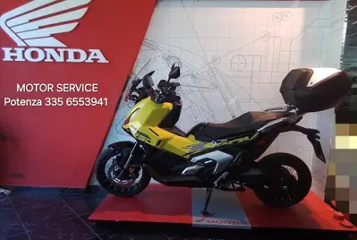 Honda X-ADV 750 (2025 - 26) usata