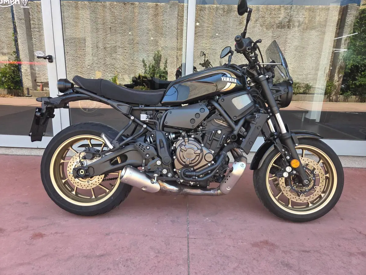 Yamaha XSR 700 (2022 - 26) (3)