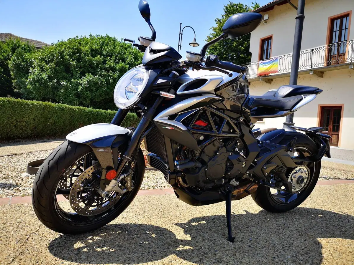 MV Agusta Brutale 800 RR (2021 - 25) (4)