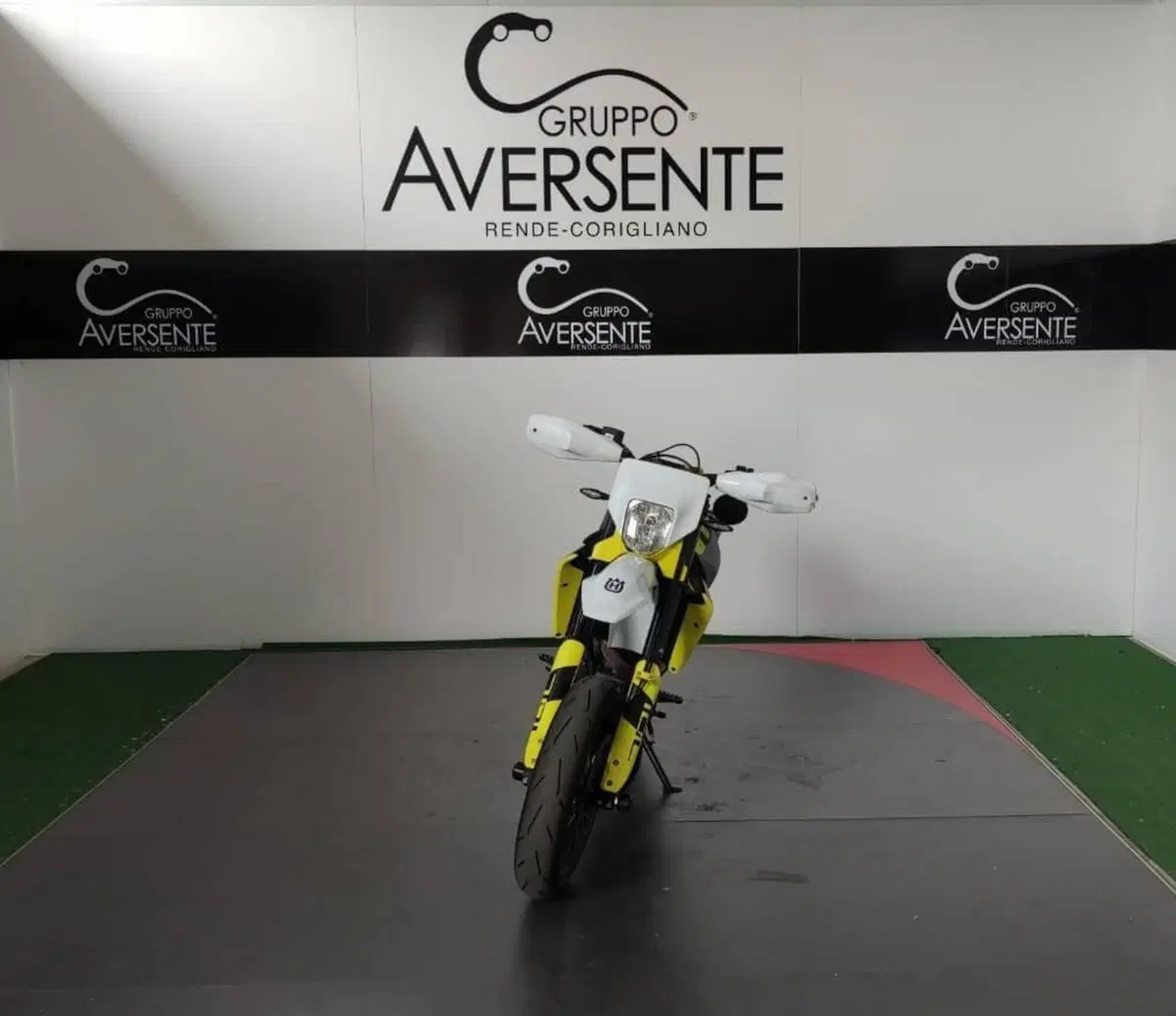 Husqvarna 701 Supermoto (2023 - 25) (6)