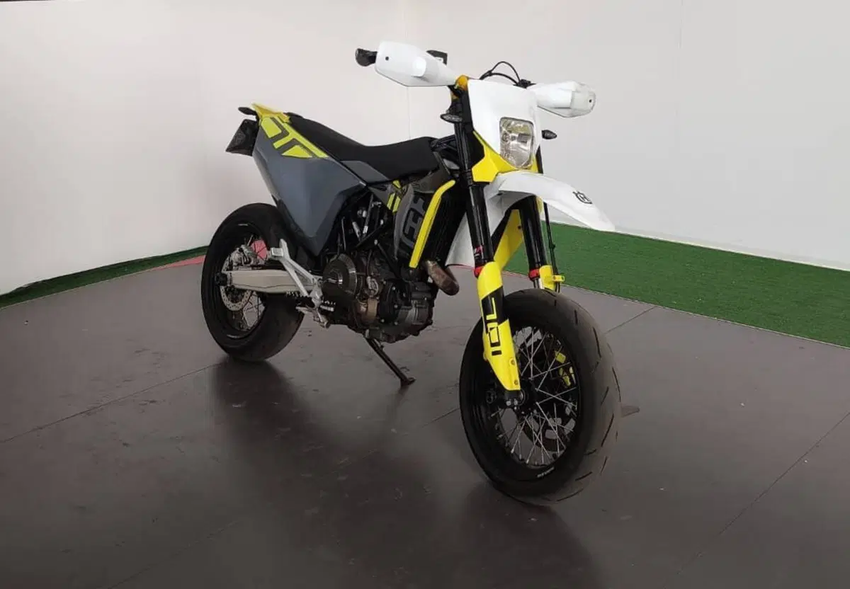 Husqvarna 701 Supermoto (2023 - 25)
