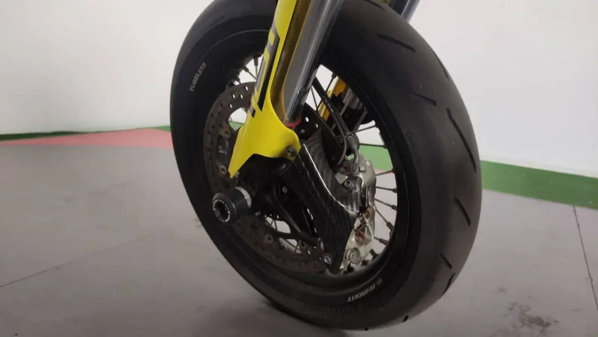 Husqvarna 701 Supermoto (2023 - 25) (7)