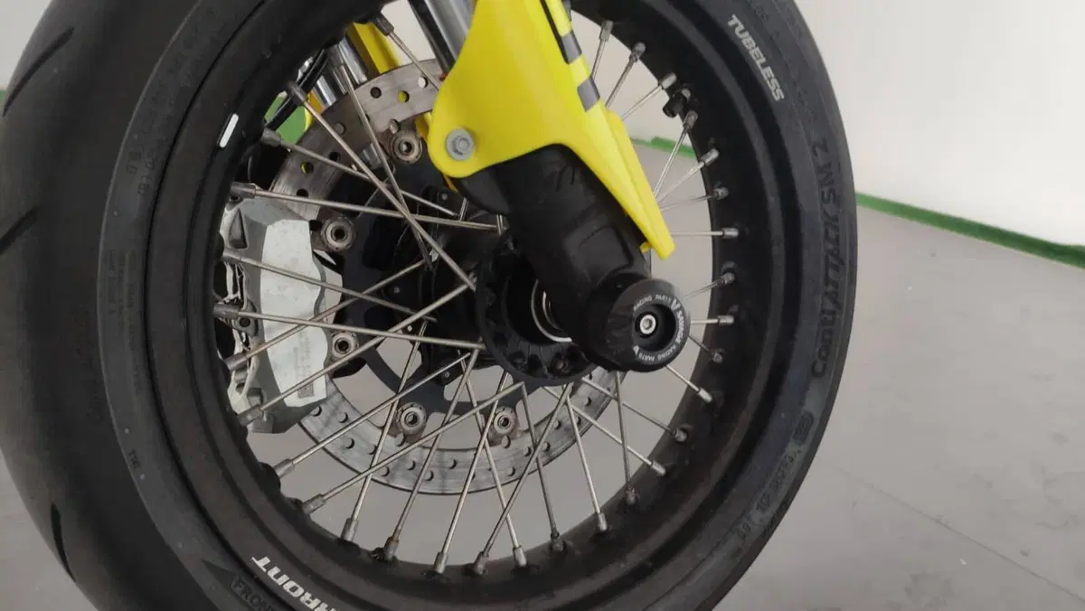 Husqvarna 701 Supermoto (2023 - 25) (13)