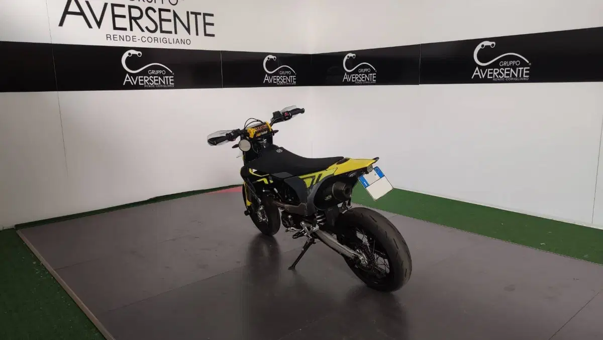 Husqvarna 701 Supermoto (2023 - 25) (15)