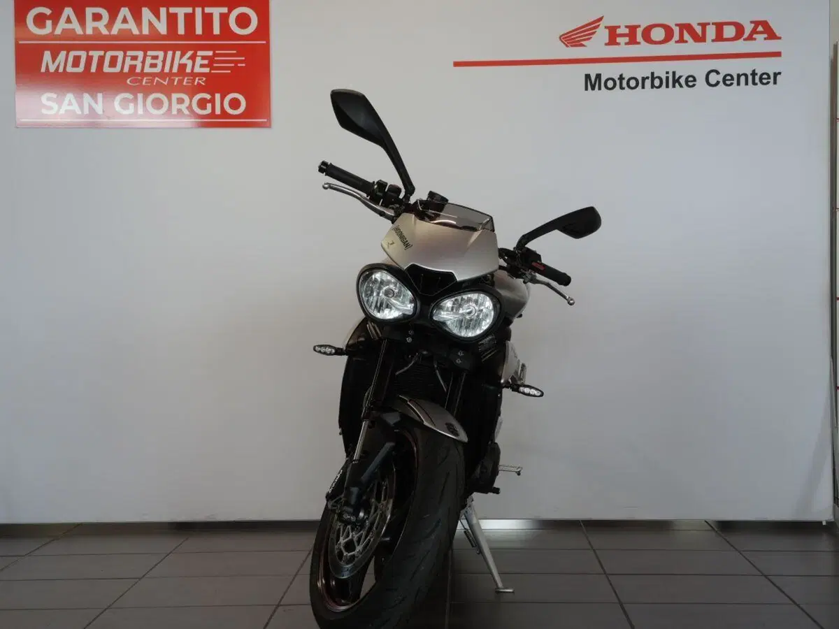 Triumph Street Triple R (2017 - 20) (2)