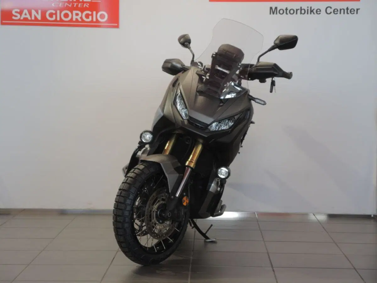 Honda X-ADV 750 (2017) (2)
